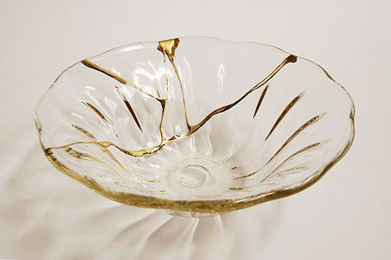 金継ぎ 金繕い 割れた陶磁器やガラス食器を美しく修復する日本の伝統技術 Shave Off Mind
